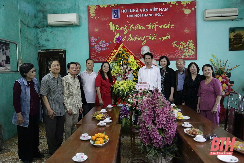 Gặp mặt Đoàn đại biểu dự Đại hội đại biểu Hội Nhà văn Việt Nam lần thứ X