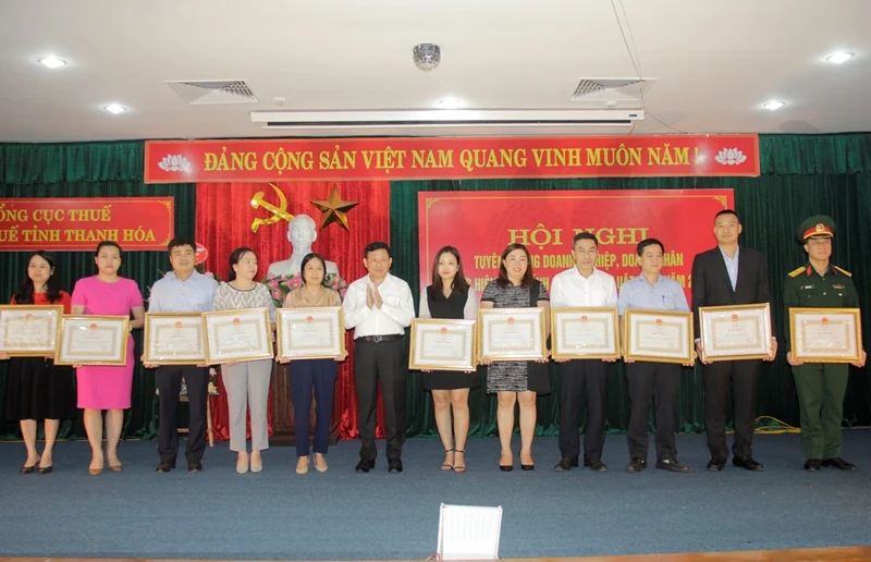 Tuyên dương doanh nghiệp, doanh nhân thực hiện tốt chính sách thuế