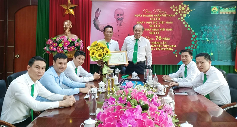 Lái xe Mai Linh Thanh Hóa trả lại tài sản của khách hàng để quên trên xe 
