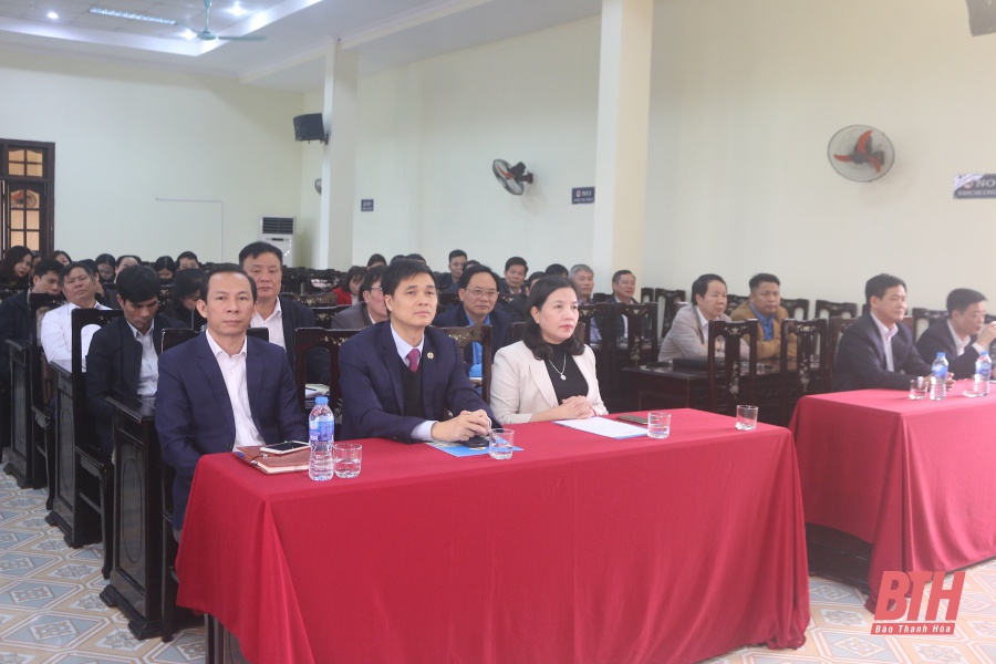 Đồng chí Võ Mạnh Sơn được bầu giữ chức Chủ tịch Liên đoàn Lao động tỉnh Thanh Hóa