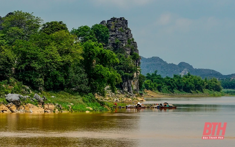 Hai công trường khai thác đá cổ xây Thành Nhà Hồ
