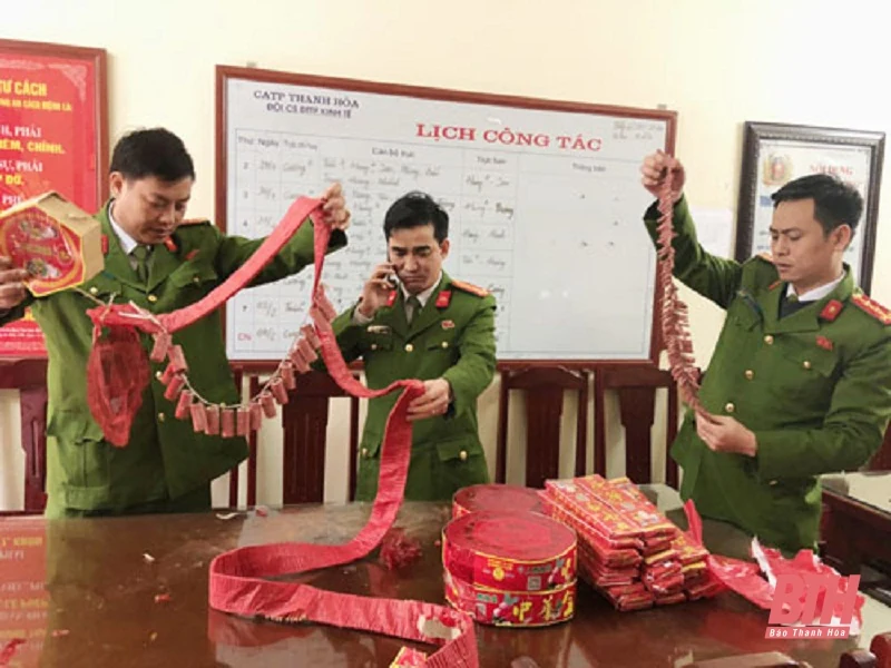 Đấu tranh tố giác hành vi vi phạm pháp luật liên quan đến pháo, vũ khí, vật liệu nổ