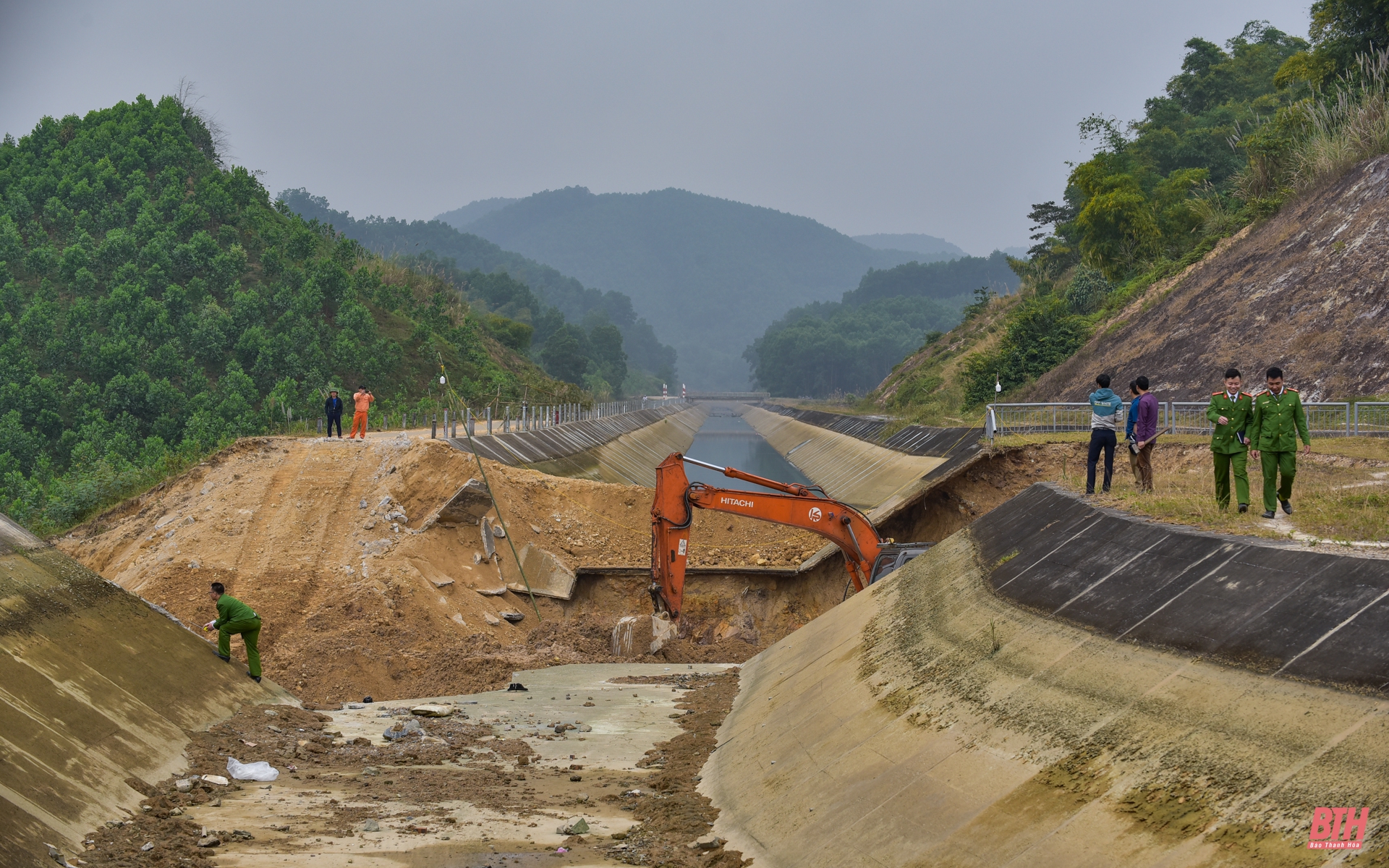 Khẩn trương khắc phục sự cố xói trôi trên kênh chính thuộc hệ thống kênh Bắc Sông Chu - Nam Sông Mã