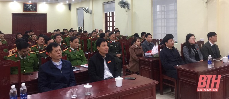 Trao thưởng cho Ban chuyên án Công an huyện Thiệu Hóa đã phá thành công các vụ án cướp tài sản