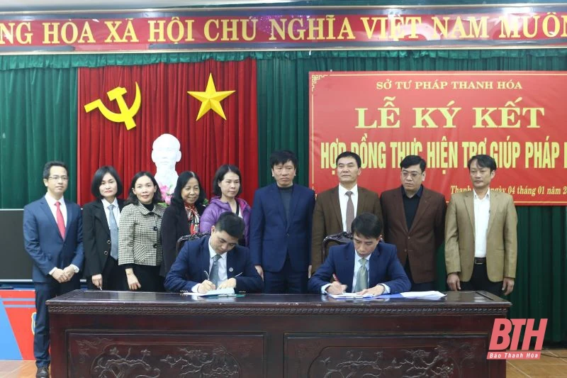 Ký kết hợp đồng thực hiện trợ giúp pháp lý với các luật sư và các tổ chức hành nghề luật sư