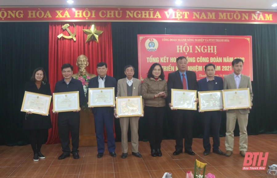 99,3% lao động Ngành Nông nghiệp và Phát triển nông thôn có việc làm thường xuyên