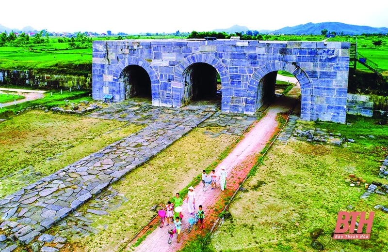 Xây dựng và phát triển văn hóa, nâng cao vị thế đất và người Thanh Hóa trong thời kỳ CNH, HĐH