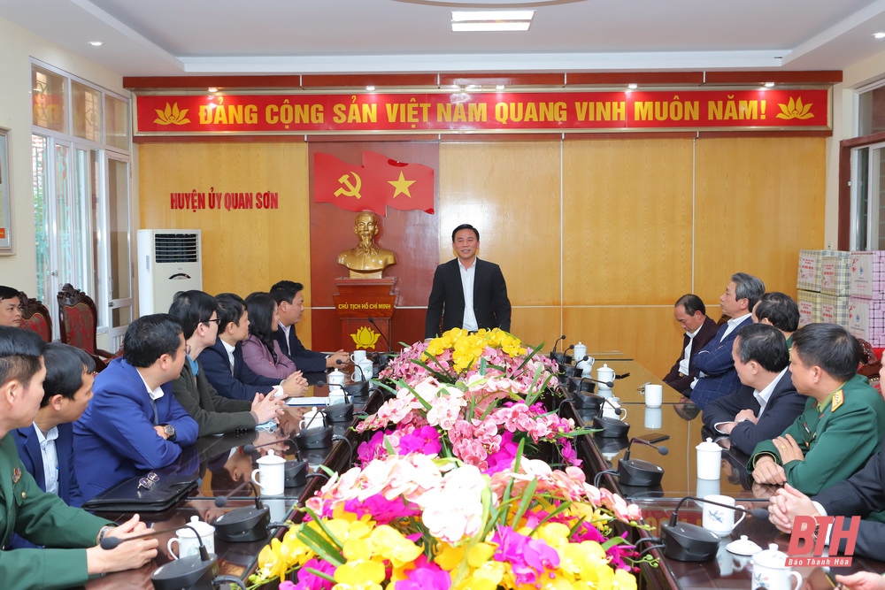 Đồng chí Bí thư Tỉnh ủy, Chủ tịch HĐND tỉnh, Trưởng đoàn ĐBQH tỉnh kiểm tra tình hình sản xuất và đời sống Nhân dân huyện Quan Sơn