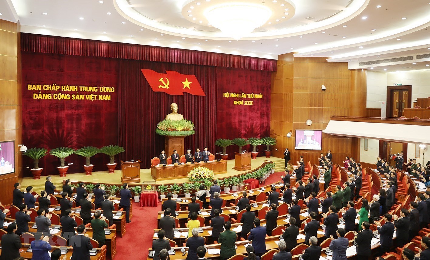 18 đồng chí được bầu vào Bộ Chính trị khóa XIII