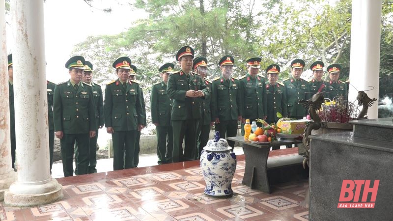 Phó Tư lệnh Quân khu 4 chúc tết tại Thanh Hóa
