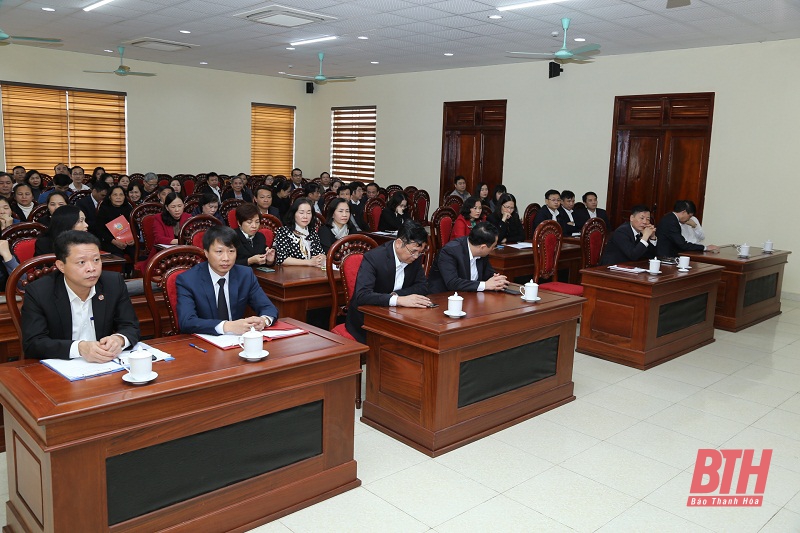 Công bố quyết định bổ nhiệm hòa giải viên Tòa án Nhân dân hai cấp