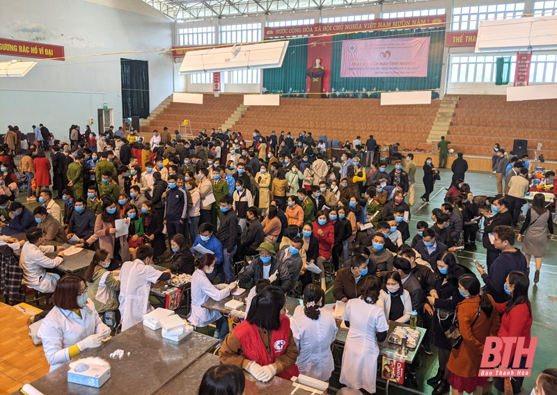 Gần 1.000 người tham gia Ngày hội hiến máu tình nguyện huyện Nga Sơn 2021