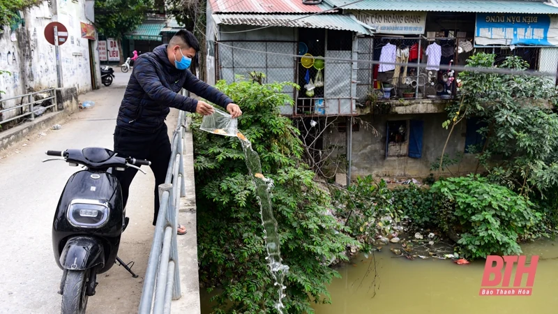 Thả cá chép ngày ông Táo - Nét đẹp văn hóa của người Việt