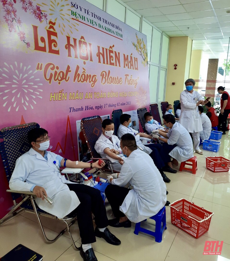 Lễ hội hiến máu “Giọt hồng Blouse trắng” tại Bệnh viện Đa khoa tỉnh Thanh Hóa