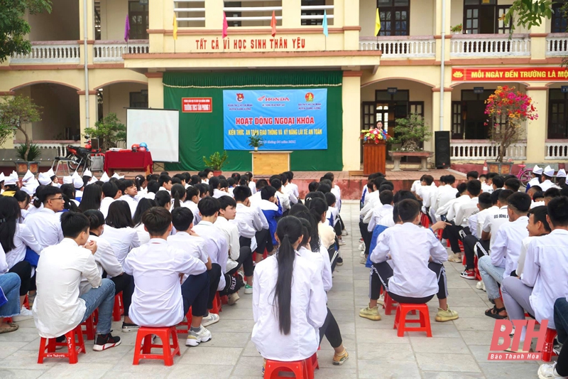 Quảng Xương: Tuyên truyền, phổ biến kiến thức văn hoá tham gia giao thông cho học sinh