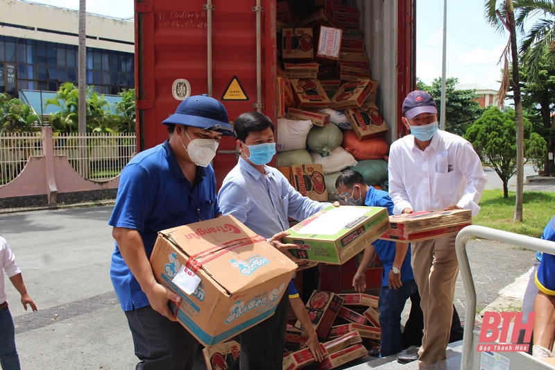 430 tấn nhu yếu phẩm tỉnh Thanh Hóa hỗ trợ (đợt 2) đã được chuyển đến người dân các tỉnh phía Nam