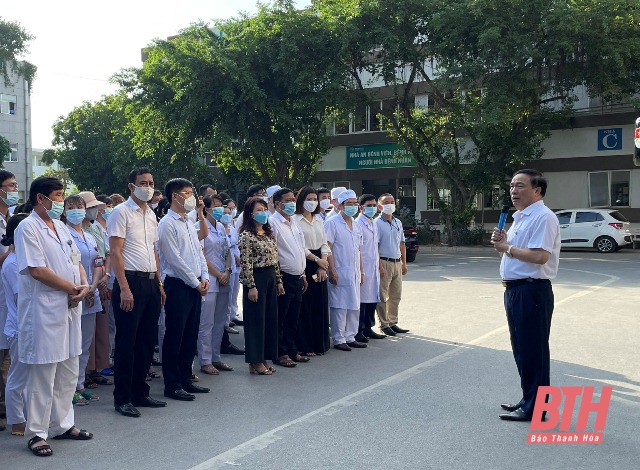 Tổng Công ty Cổ phần Hợp Lực tiễn đoàn cán bộ hỗ trợ TP Hồ Chí Minh chống dịch COVID-19