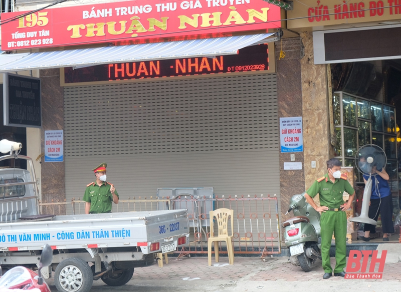 UBND phường Lam Sơn (TP Thanh Hoá) yêu cầu các cơ sở sản xuất bánh Trung thu gia truyền không được bán tại cửa hàng