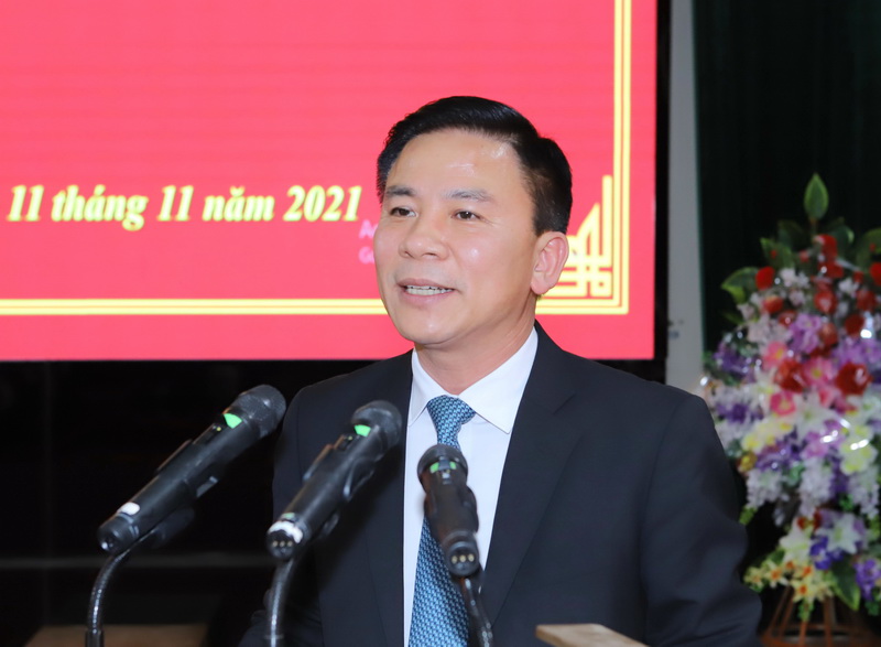 Công bố Bí thư Huyện ủy Thạch Thành và giao nhiệm vụ phụ trách Đảng bộ huyện Quan Sơn