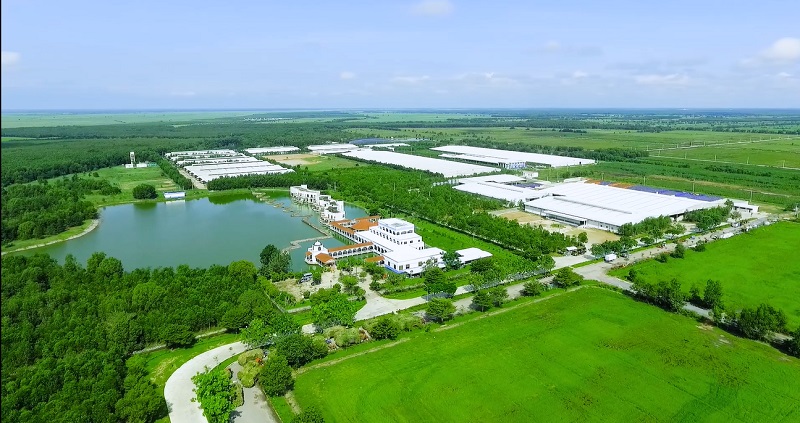 Vinamilk 6 lần liên tiếp được vinh danh trong TOP 10 doanh nghiệp phát triển bền vững nhất Việt Nam 2021