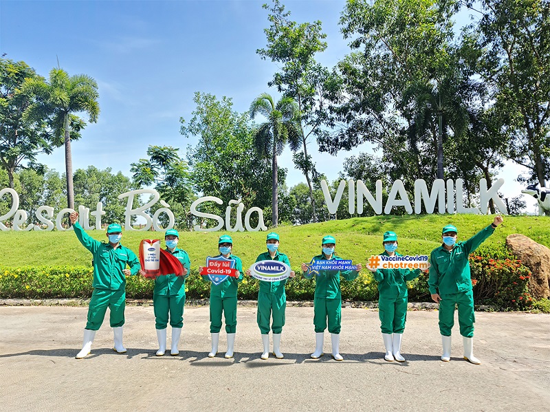 Vinamilk 6 lần liên tiếp được vinh danh trong TOP 10 doanh nghiệp phát triển bền vững nhất Việt Nam 2021