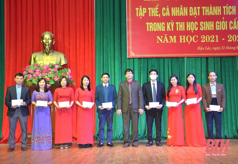 Huyện Hậu Lộc tuyên dương tập thể, cá nhân đạt thành tích xuất sắc trong kỳ thi chọn học sinh giỏi cấp tỉnh năm học 2021-2022