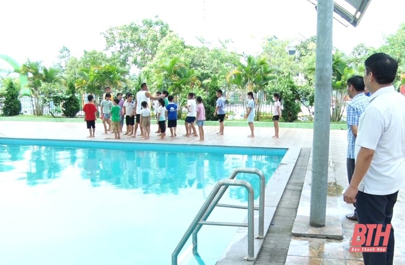 Huyện Thọ Xuân: Tổ chức lớp học bơi cho trẻ em năm 2022