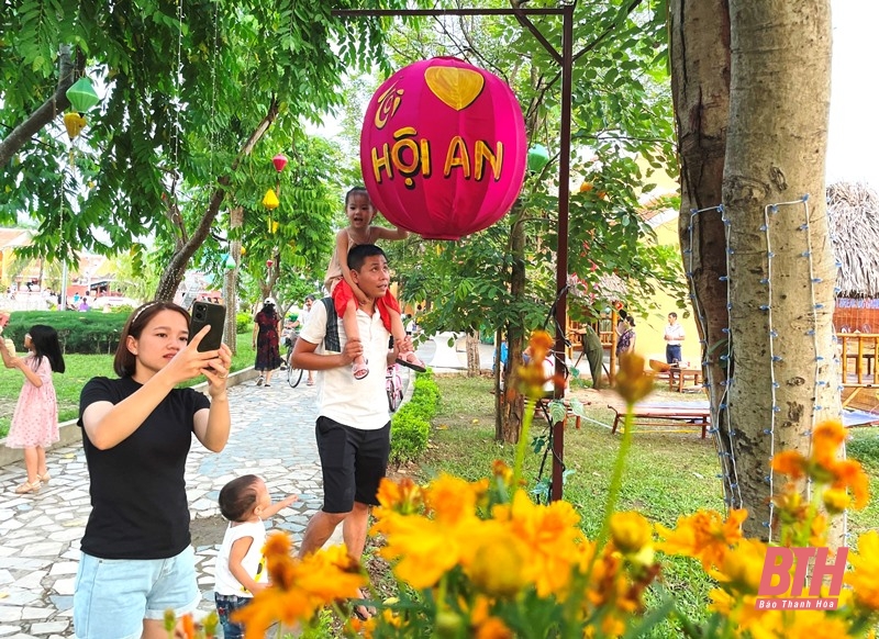 Công viên Hội An thu hút đông đảo người dân dịp nghỉ lễ Quốc khánh 2-9