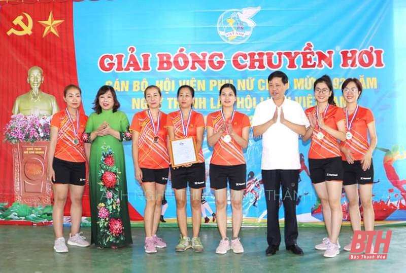 Hội LHPN huyện Vĩnh Lộc tổ chức giải bóng chuyền hơi nữ năm 2022