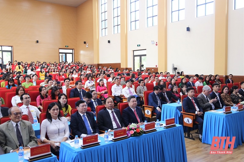 Trường Đại học Hồng Đức kỷ niệm 40 năm ngày Nhà giáo Việt Nam (20-11)