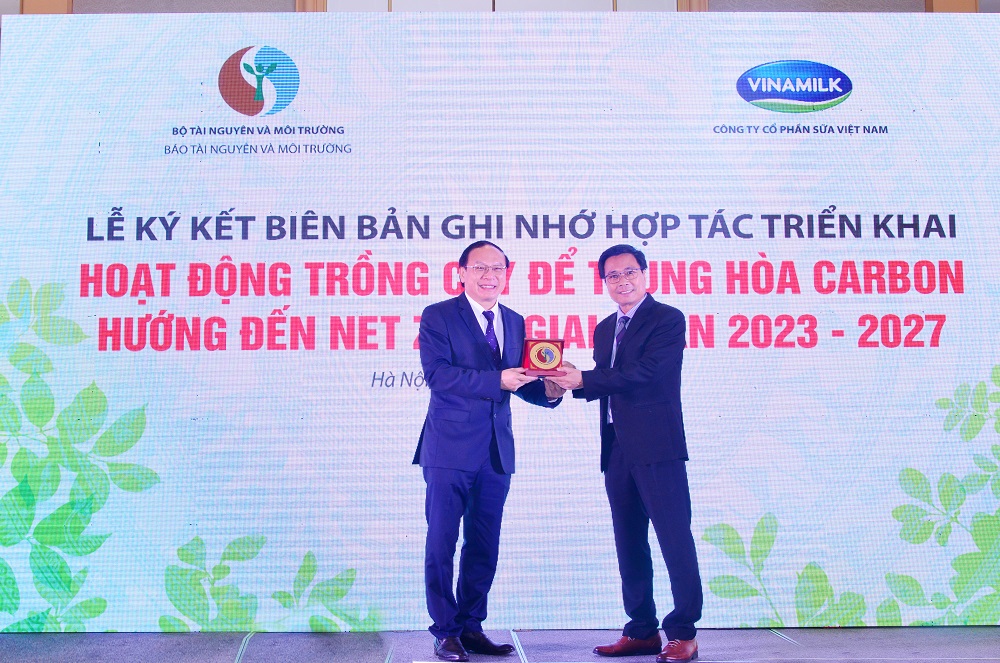 Tiếp nối thành công của Quỹ 1 triệu cây xanh, Vinamilk tiếp tục trồng cây hướng đến mục tiêu Net Zero 2050