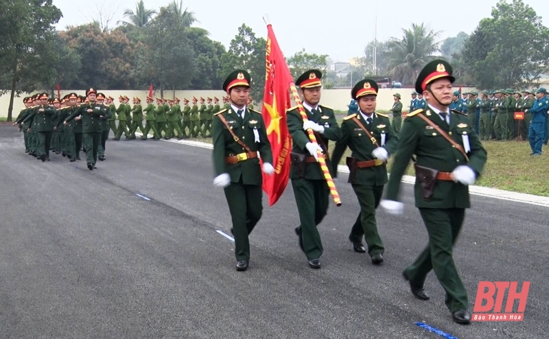Lực lượng vũ trang thị xã Nghi Sơn ra quân huấn luyện