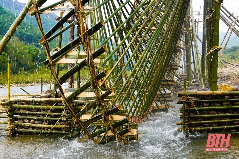 Những “cỗ máy thủy lợi” khổng lồ ở vùng cao xứ Thanh