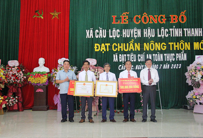 Xã Cầu Lộc đón bằng công nhận đạt chuẩn nông thôn mới