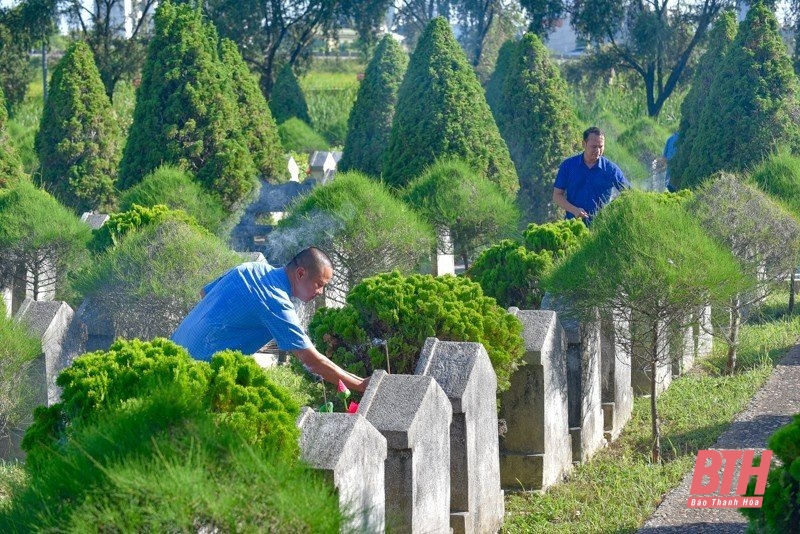 Nghĩa trang liệt sỹ Hàm Rồng những ngày tháng 7