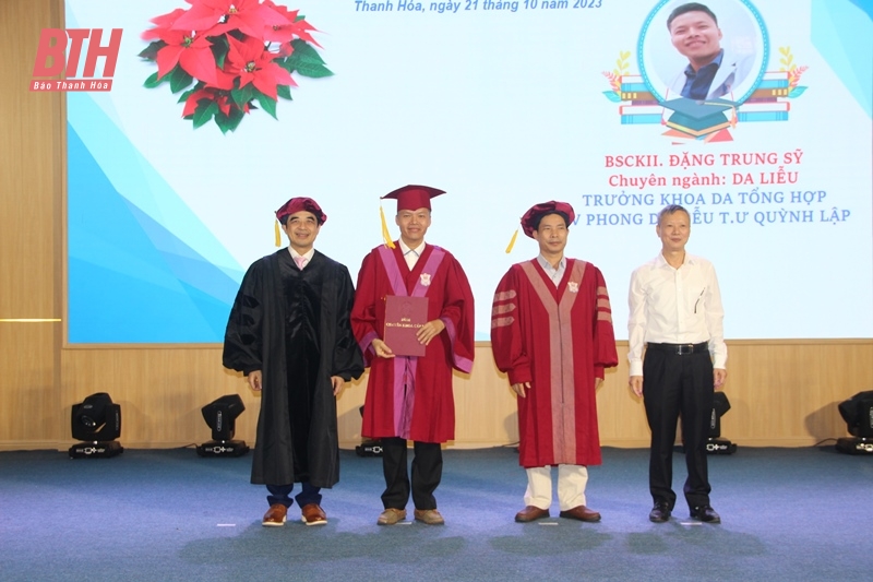 Phân hiệu Đại học Y Hà Nội tại Thanh Hóa tổ chức lễ tốt nghiệp và trao bằng CKI, CKII hệ tập trung theo chứng chỉ