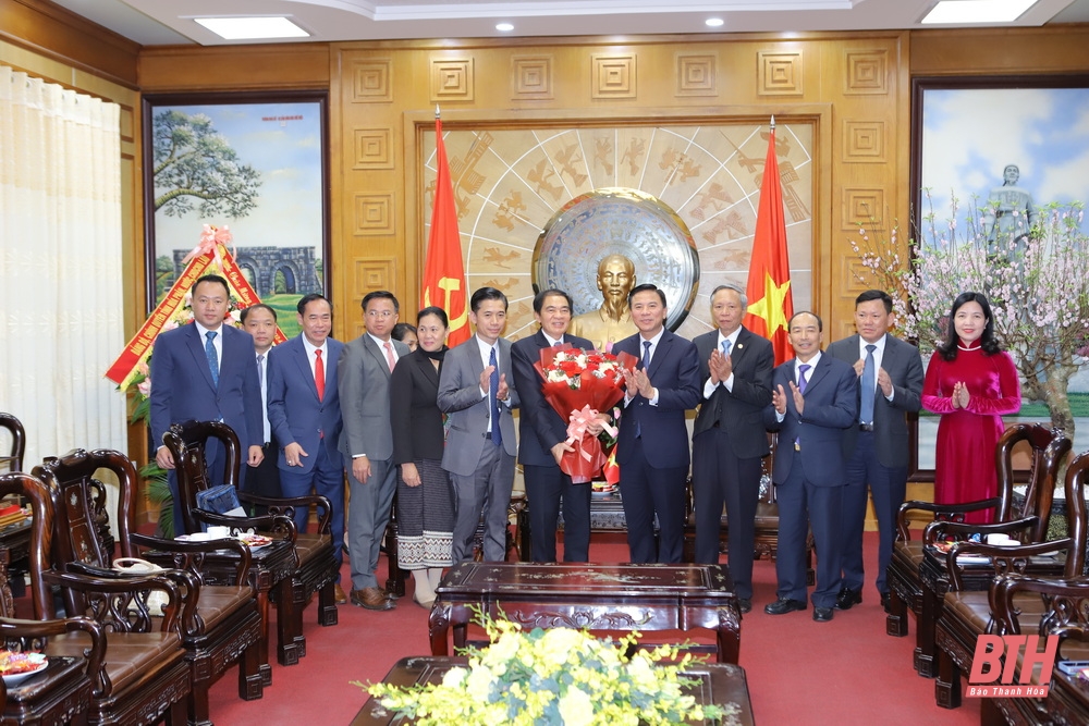 Đoàn đại biểu cấp cao tỉnh Hủa Phăn chúc tết Đảng bộ, chính quyền và Nhân dân các dân tộc tỉnh Thanh Hóa