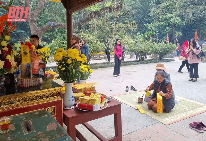 Khu di tích quốc gia đặc biệt Lam Kinh hút khách những ngày đầu xuân