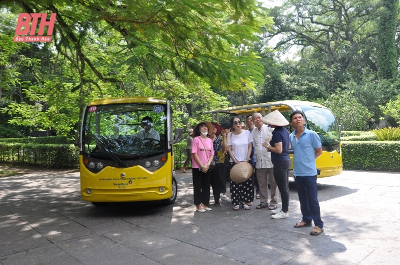 Khu di tích quốc gia đặc biệt Lam Kinh hút khách những ngày đầu xuân