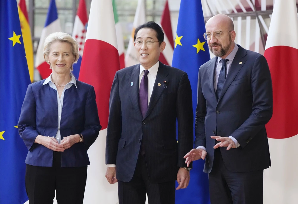 EU muốn nâng tầm quan hệ hợp tác an ninh, quốc phòng với Nhật Bản