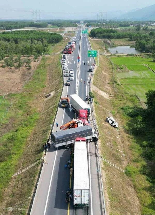 Rà soát, điều chỉnh phương án tổ chức giao thông trên đường cao tốc Cam Lộ-La Sơn