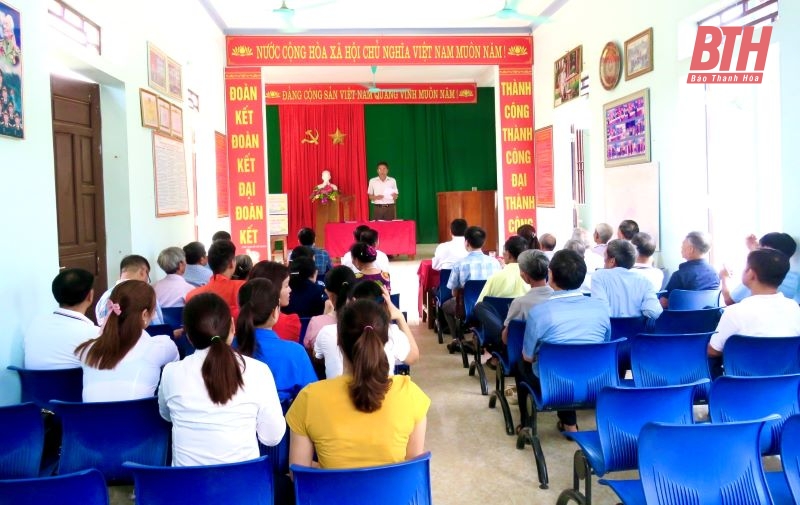 Phó Chủ tịch UBND tỉnh Mai Xuân Liêm dự sinh hoạt cùng đảng viên Chi bộ thôn Trung Lập 2