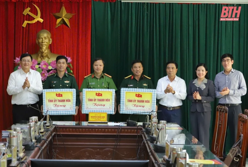 Bí thư Tỉnh ủy Nguyễn Doãn Anh thăm và làm việc với huyện Quan Hóa