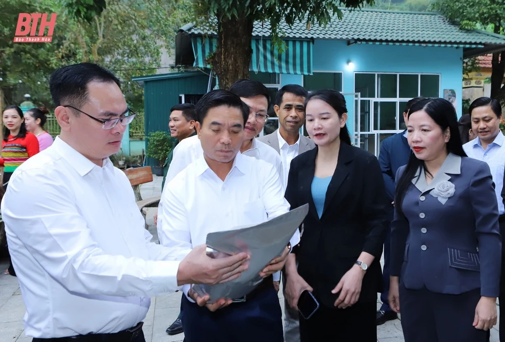 Bí thư Tỉnh ủy Nguyễn Doãn Anh thăm và làm việc với huyện Quan Hóa