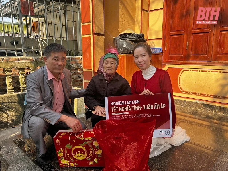 Chương trình Tết nghĩa tình - Xuân ấm áp cùng Hyundai Lam Kinh đem yêu thương đến người già neo đơn