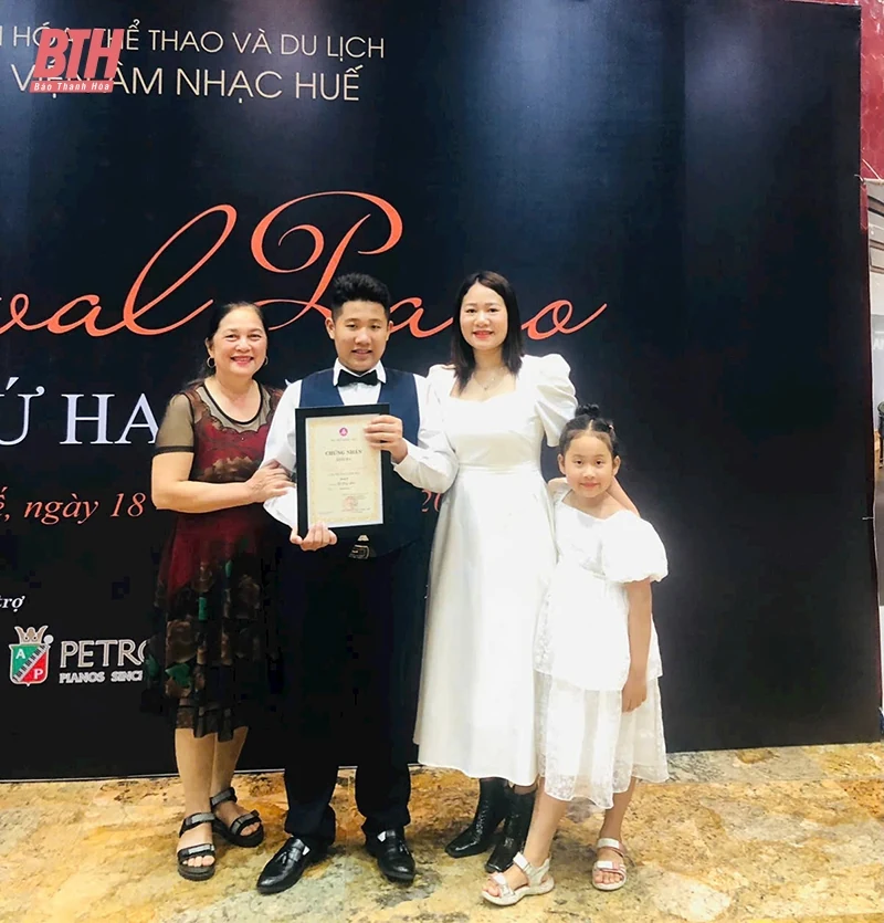 “Cậu bé đặc biệt” và hành trình theo đuổi ước mơ trở thành nghệ sĩ piano chuyên nghiệp