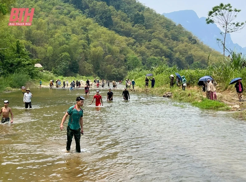 “Khúc suối thân thiện” gắn kết cộng đồng dân bản