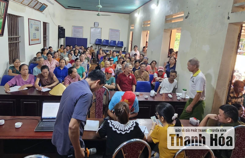 Hơn 27.400 người dân xã Tây Đô được nhận quà Tết Độc lập