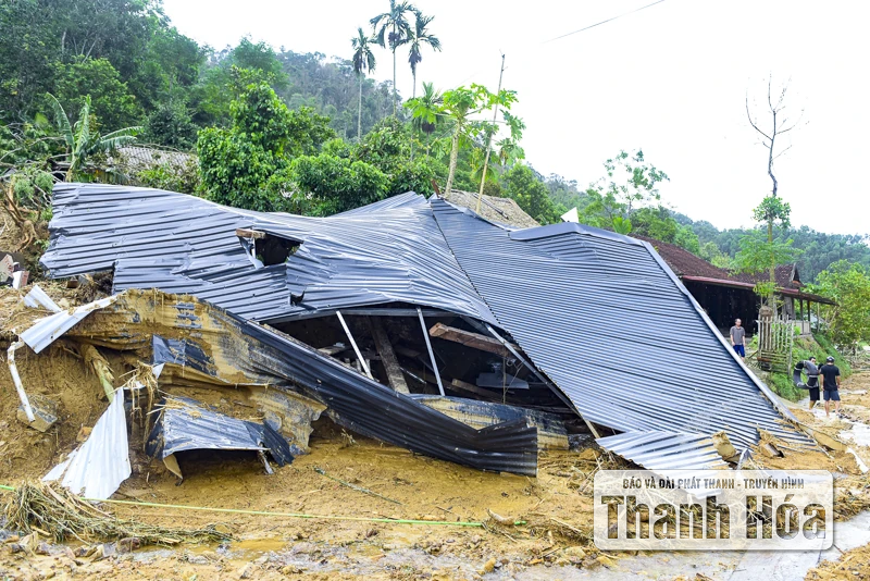 Bản làng Yên Nhân sau ngày lũ dữ, hàng chục ngôi nhà bị cuốn sập