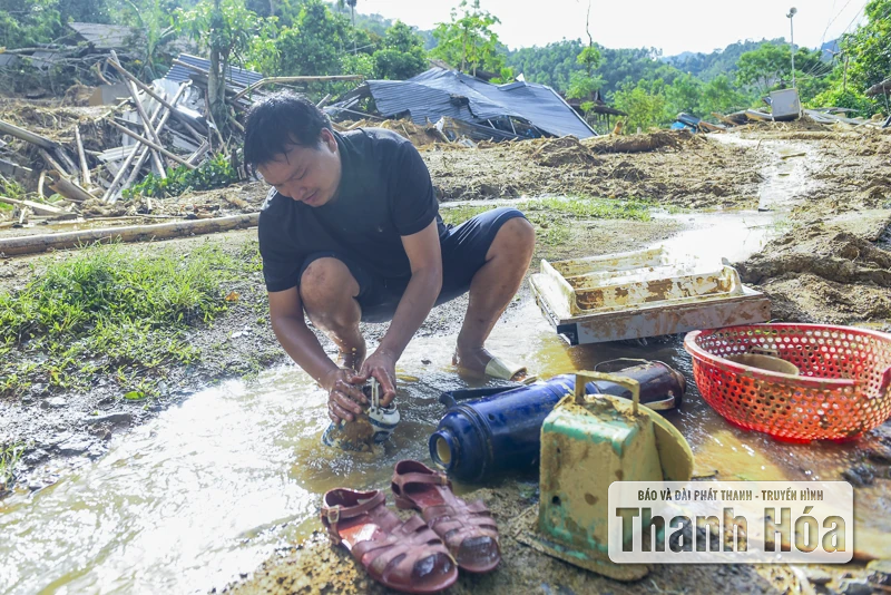 Bản làng Yên Nhân sau ngày lũ dữ, hàng chục ngôi nhà bị cuốn sập